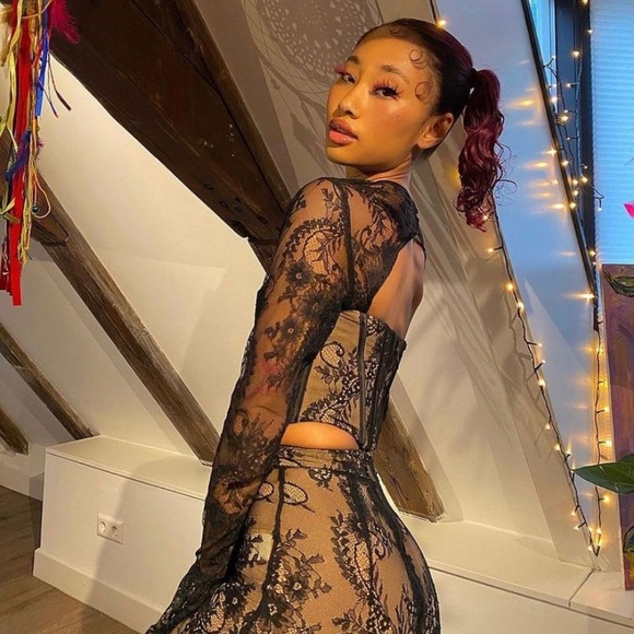 House of CB ‘Brielle’ Black Lace Peplum Sleeve Corset Top - Picture 12 of 12